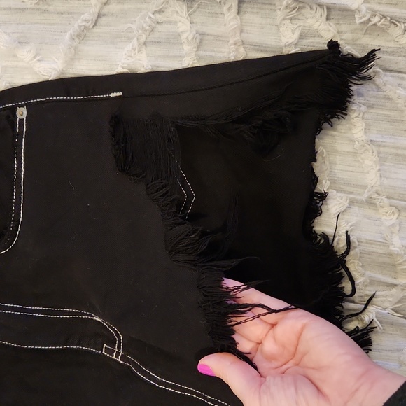 Black with white stitching Carmar distressed jean skirt size 28! New with tags! - Picture 7 of 12